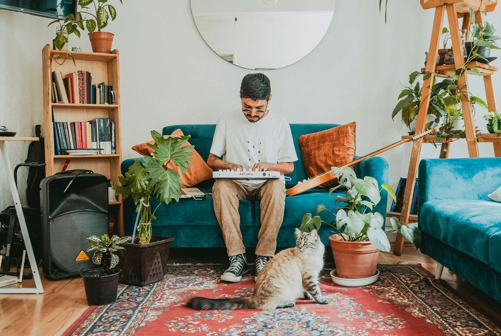 arturia-minilab-3-white-25-tus-midi-kontrolcu-asimetrik-e-ticaret-gorsel2